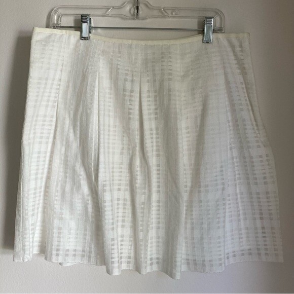 Vince Women’s cotton preppy white pleated skirt size 12. New with tags! 😍 - Picture 1 of 11